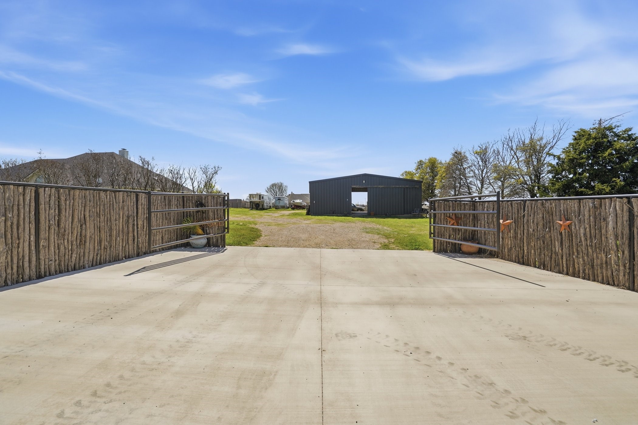 333 Meadow Crest Road Fort Worth TX 76108