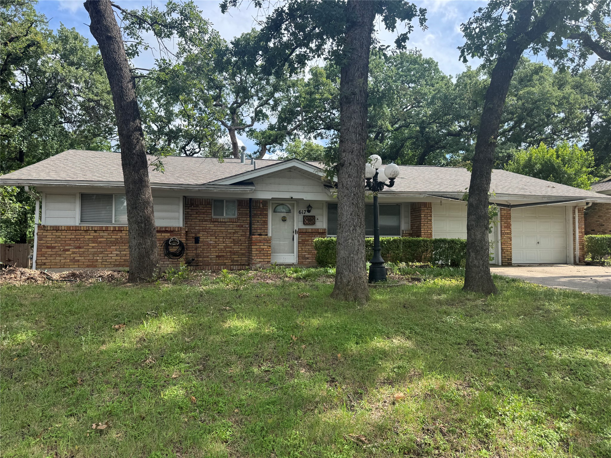 617 Forest Lane Hurst TX 76053