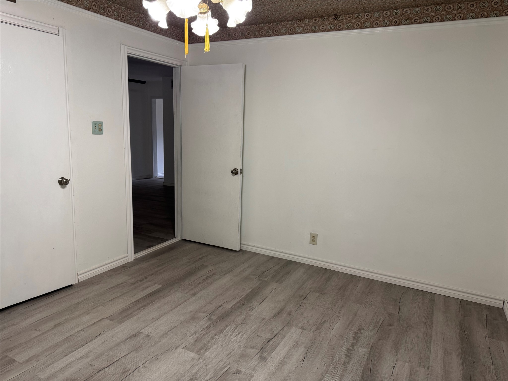 617 Forest Lane Hurst TX 76053