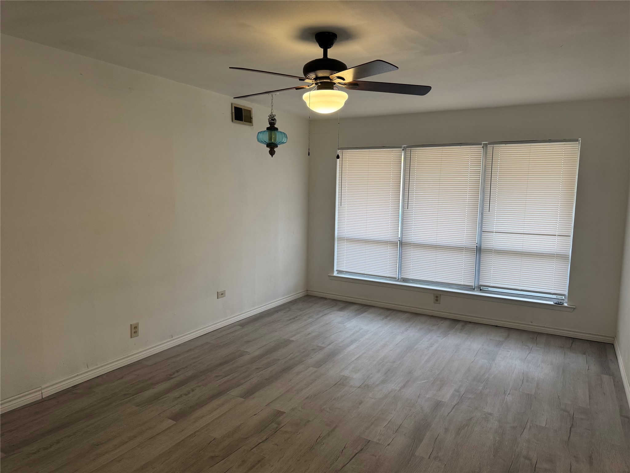 617 Forest Lane Hurst TX 76053