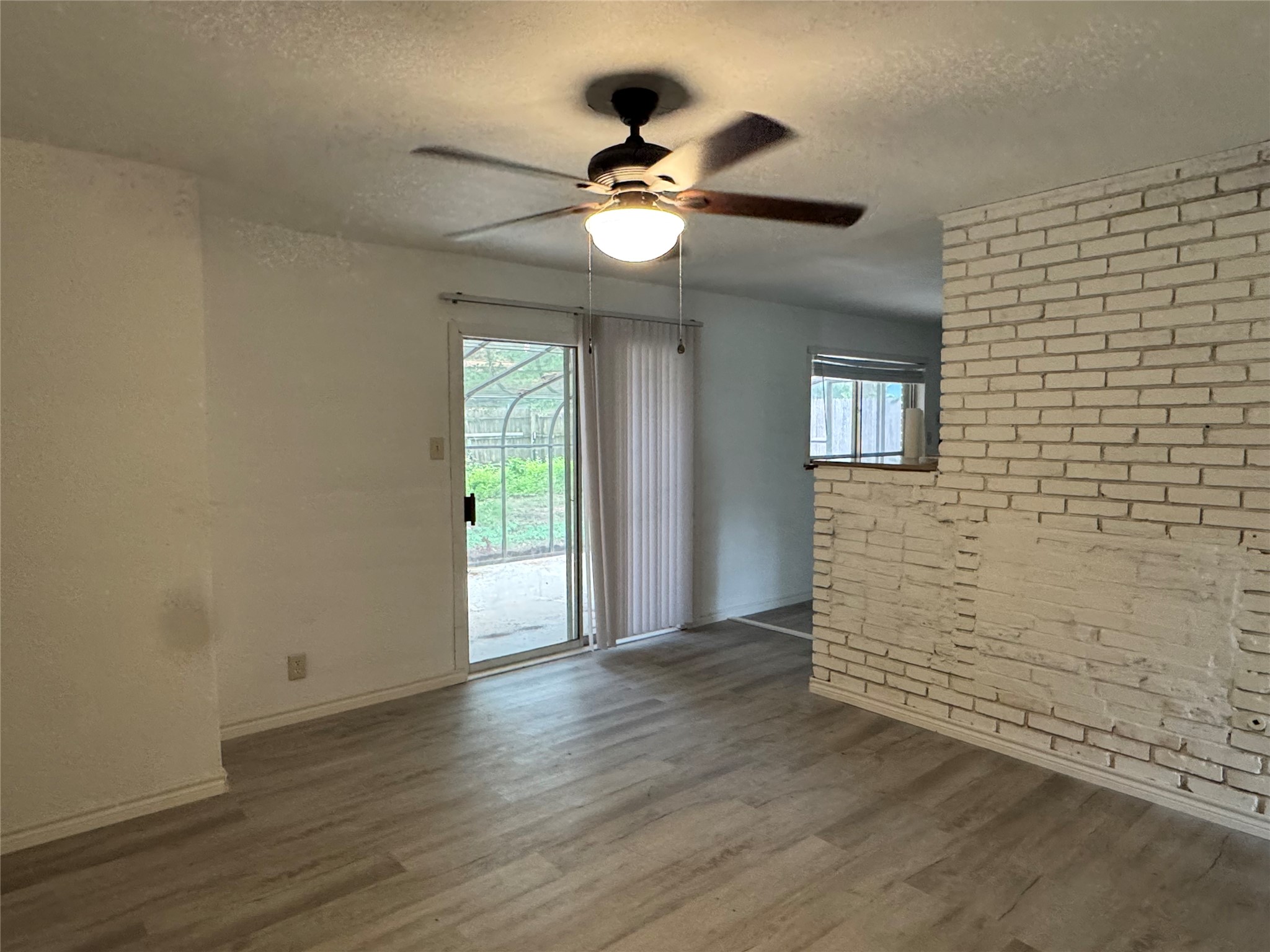 617 Forest Lane Hurst TX 76053