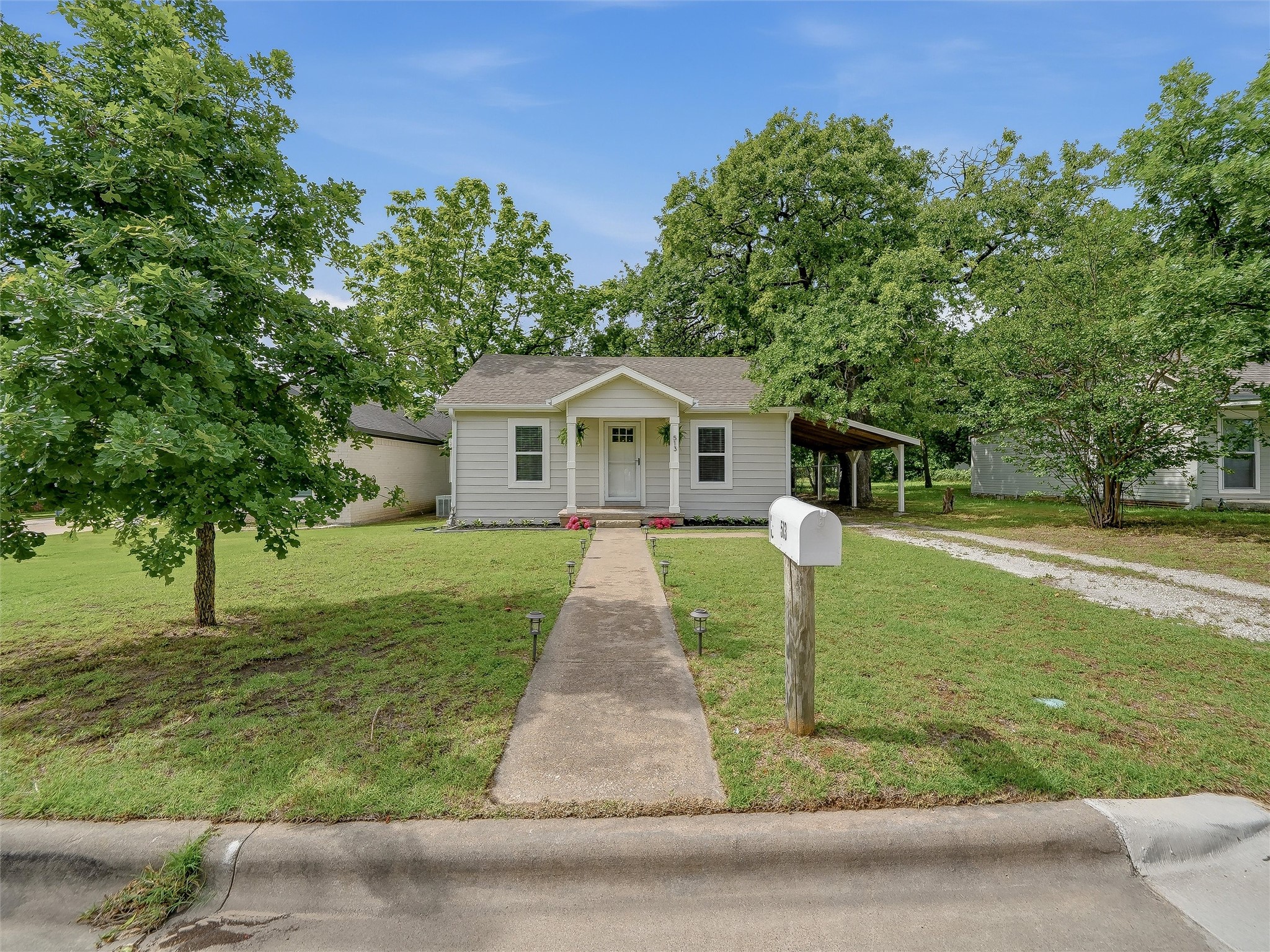 513 W Water Street Weatherford TX 76086