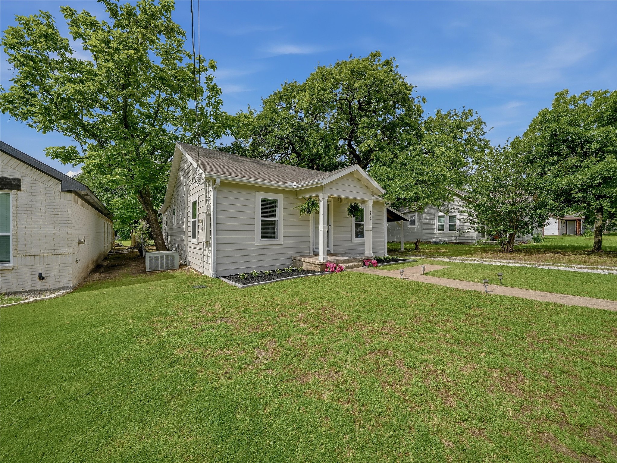 513 W Water Street Weatherford TX 76086