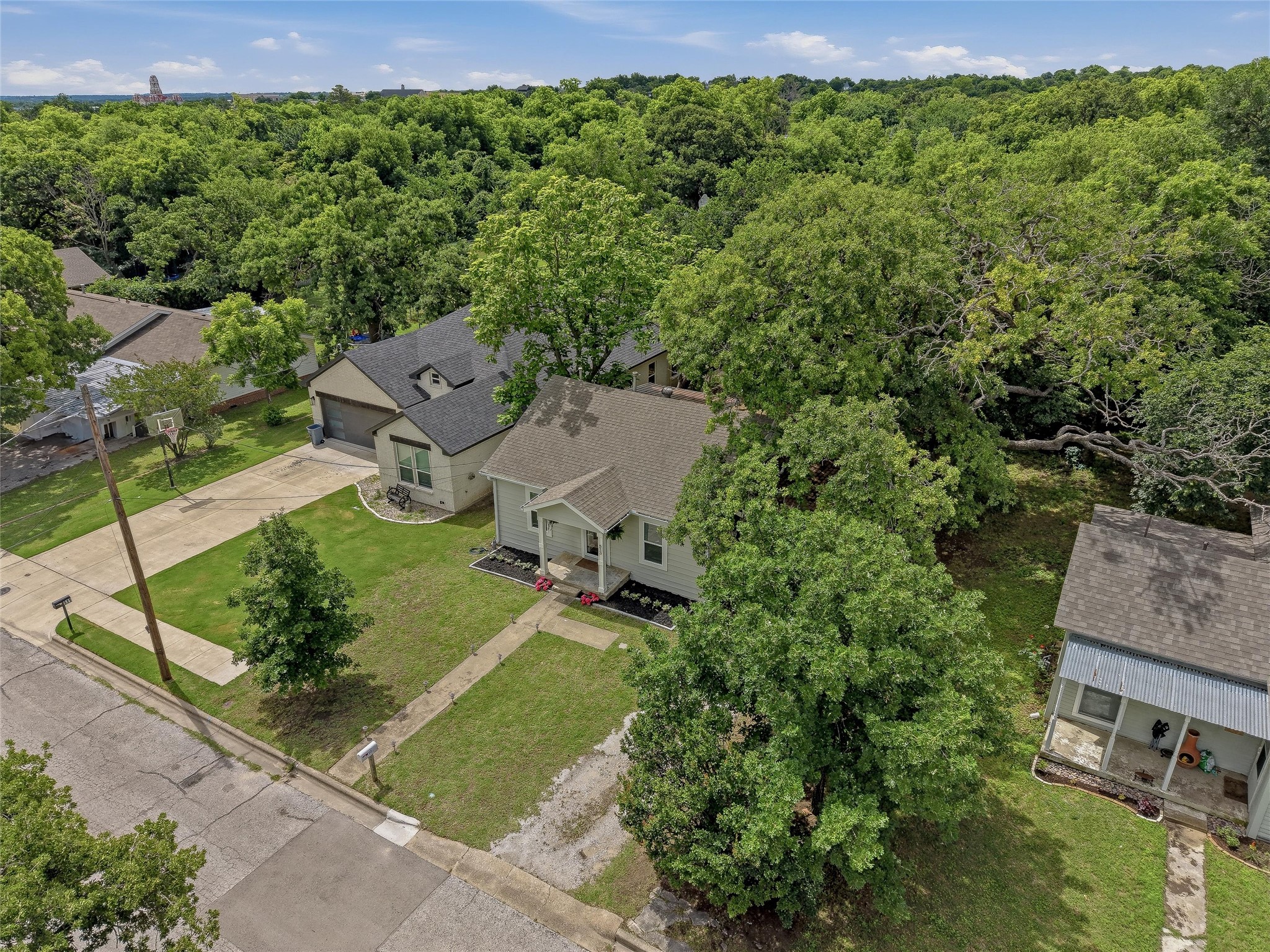 513 W Water Street Weatherford TX 76086
