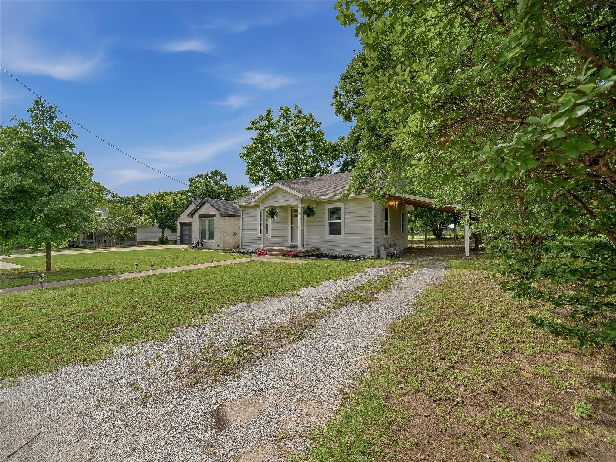 513 W Water Street Weatherford TX 76086