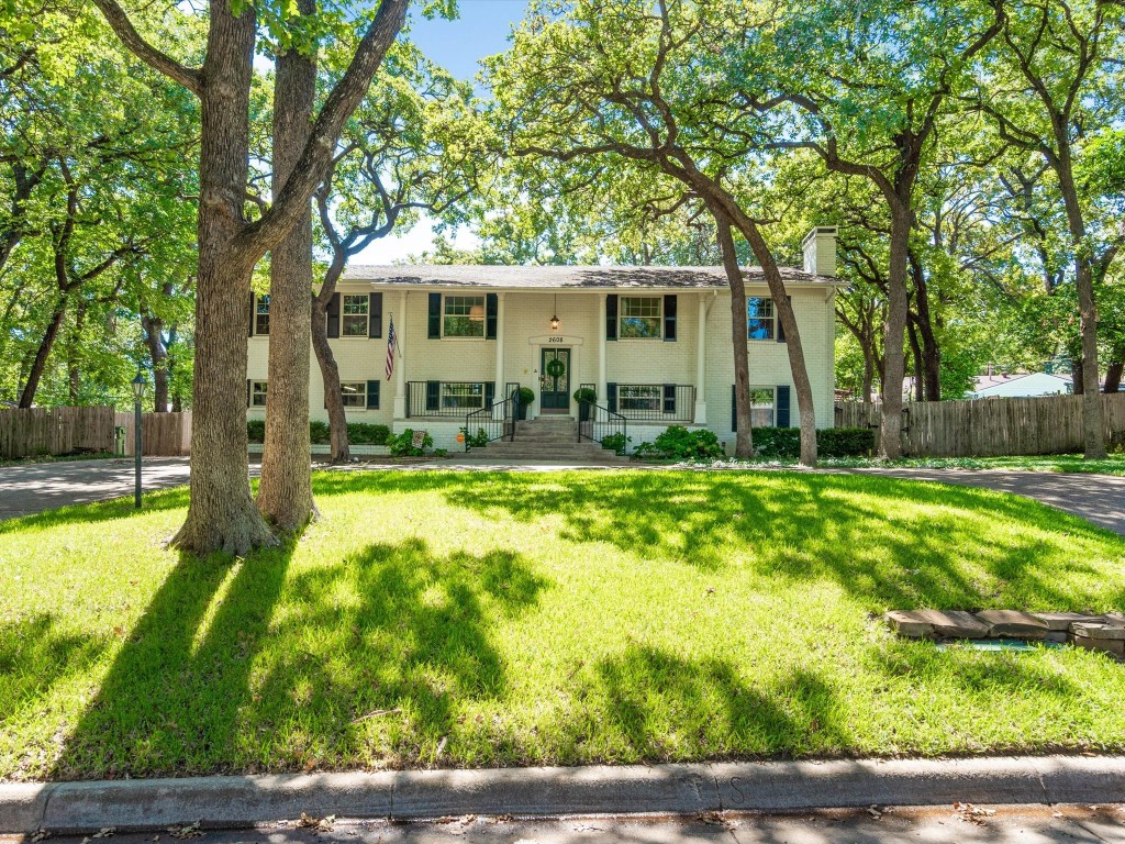 2608 Black Oak Lane Arlington TX 76012