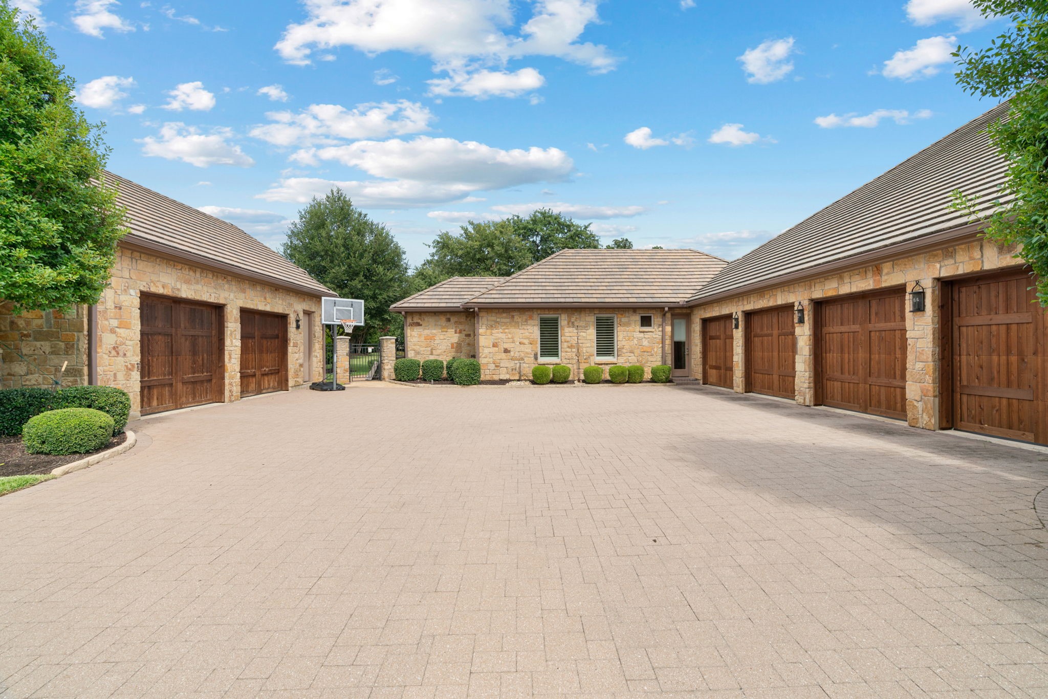 1908 Point De Vue Drive Flower Mound TX 75022