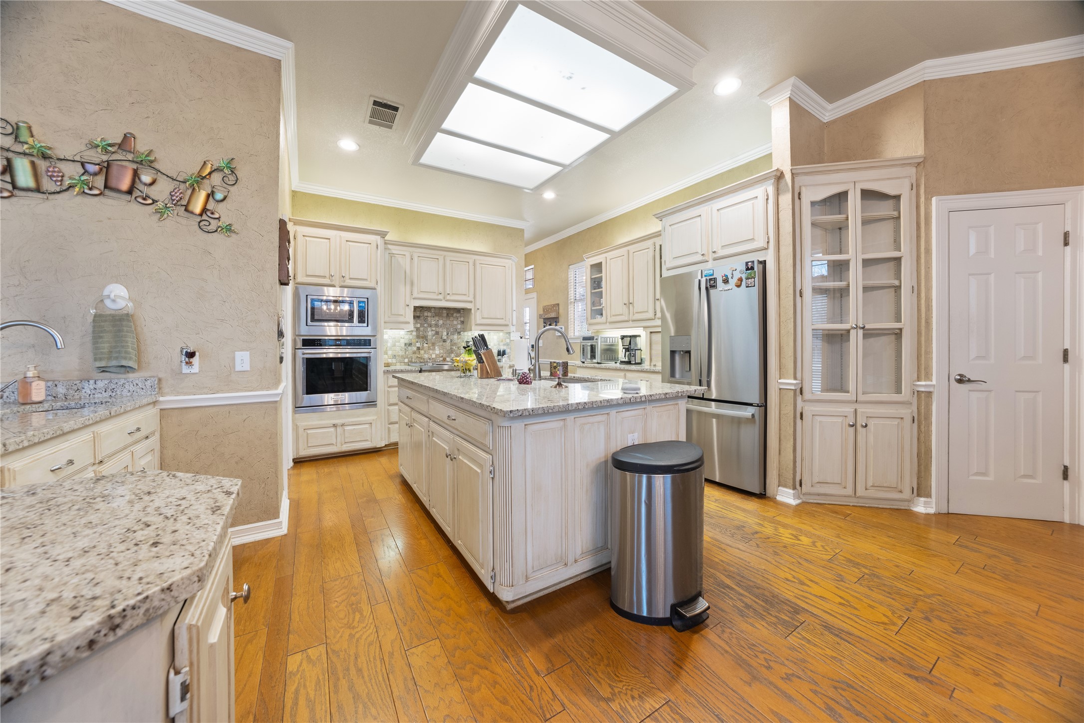 207 Oakridge Trail Kennedale TX 76060