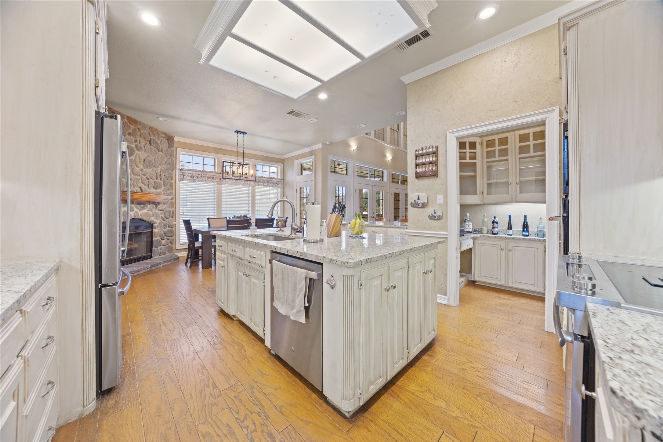 207 Oakridge Trail Kennedale TX 76060