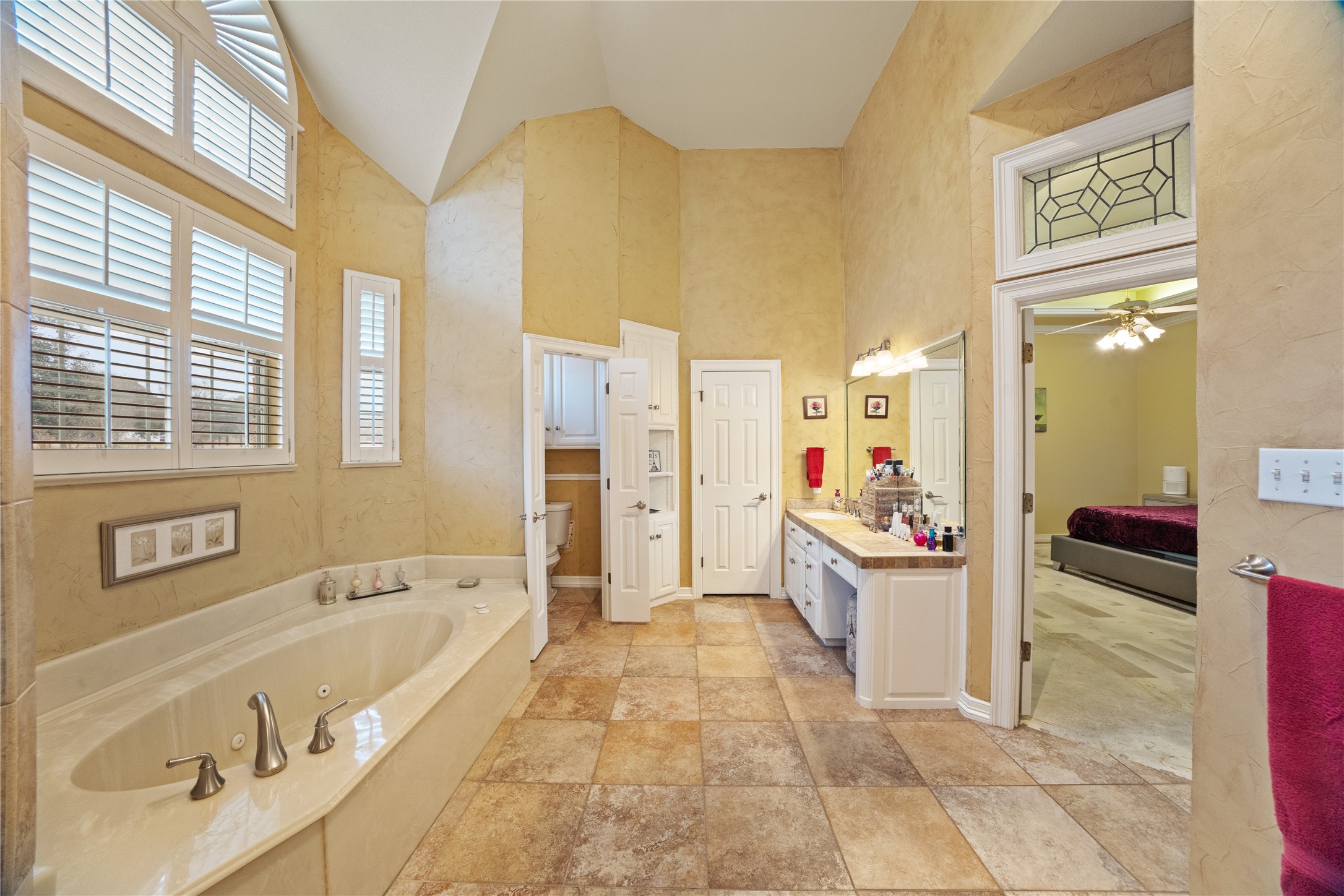 207 Oakridge Trail Kennedale TX 76060