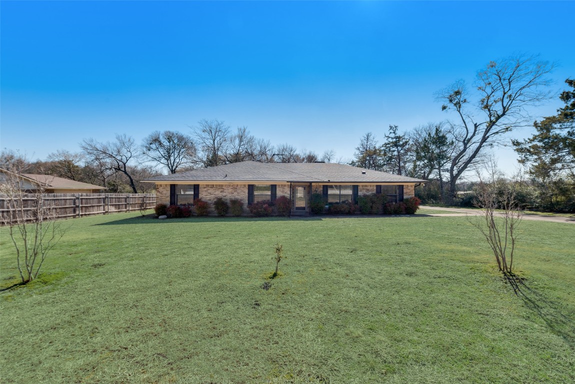 1734 Tenderfoot Lane Desoto TX 75115