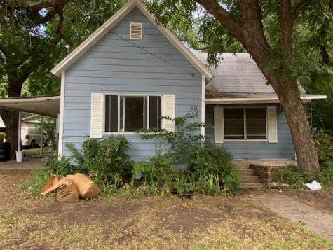 1510 S Lindsay Street Gainesville TX 76240