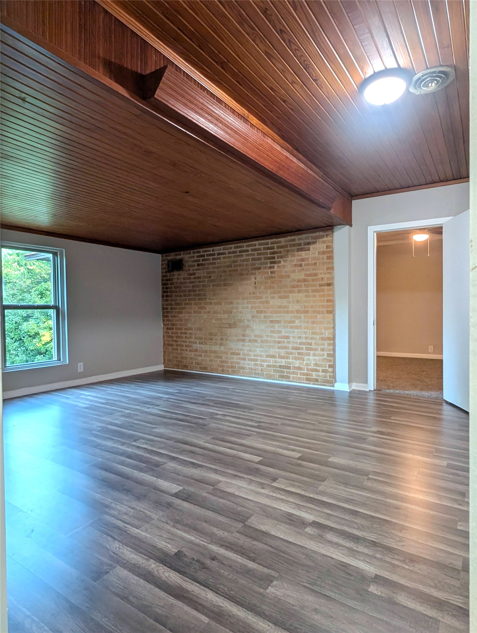 1305 Hillcrest Boulevard Gainesville TX 76240