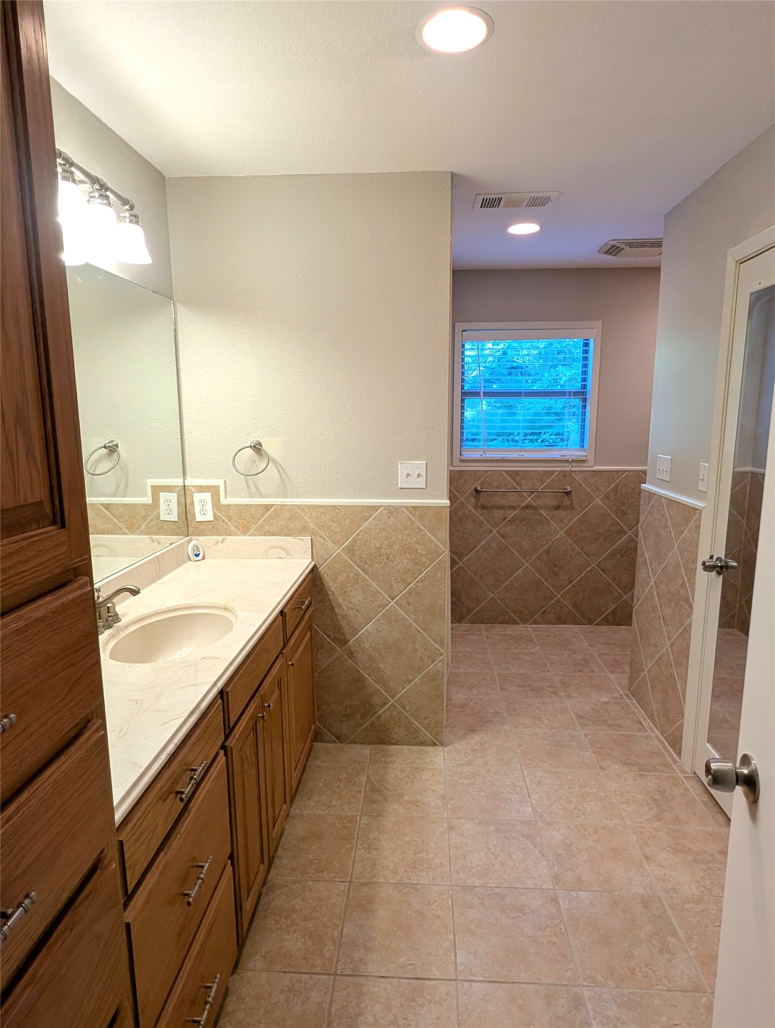 1305 Hillcrest Boulevard Gainesville TX 76240