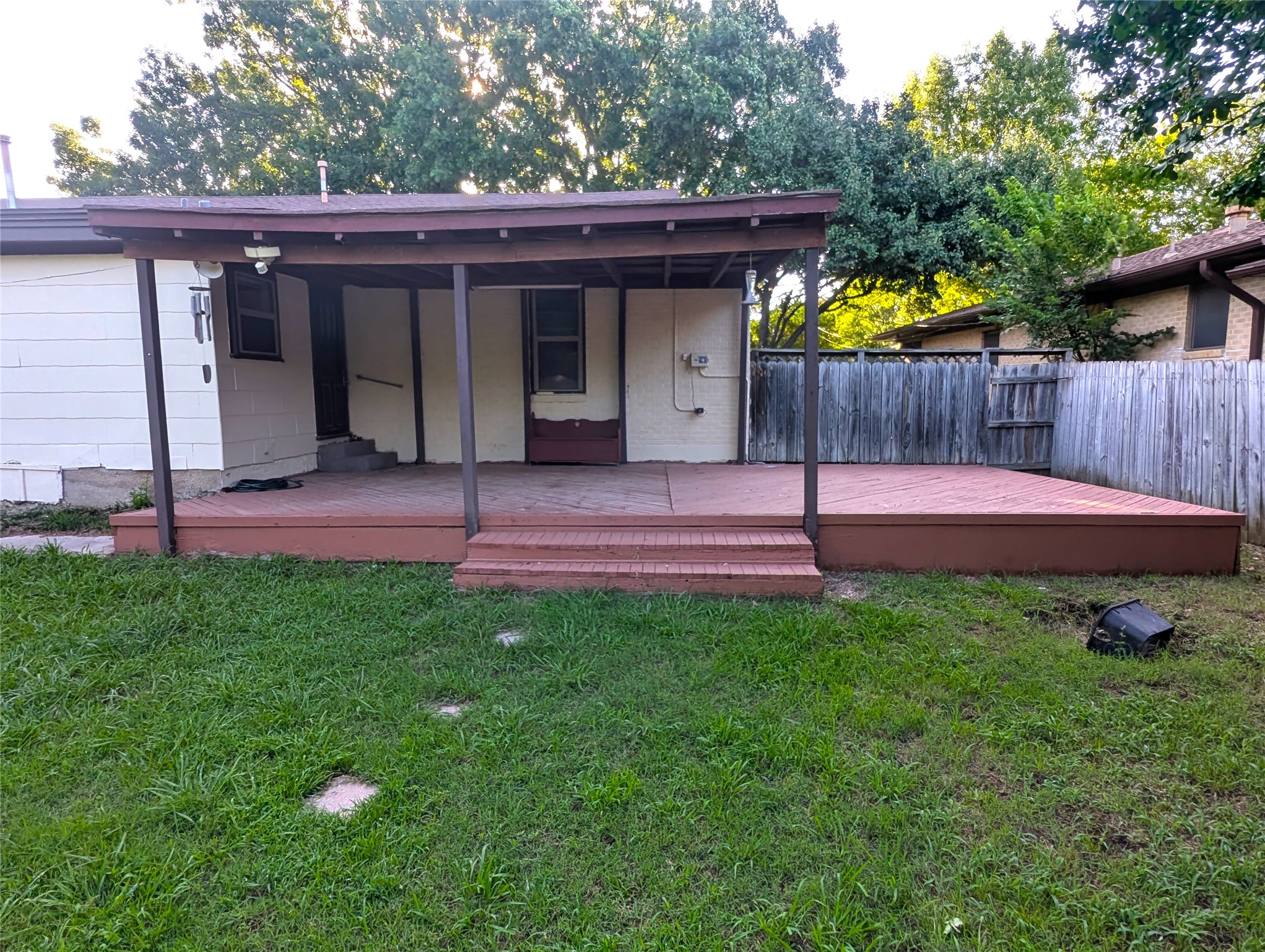 1305 Hillcrest Boulevard Gainesville TX 76240