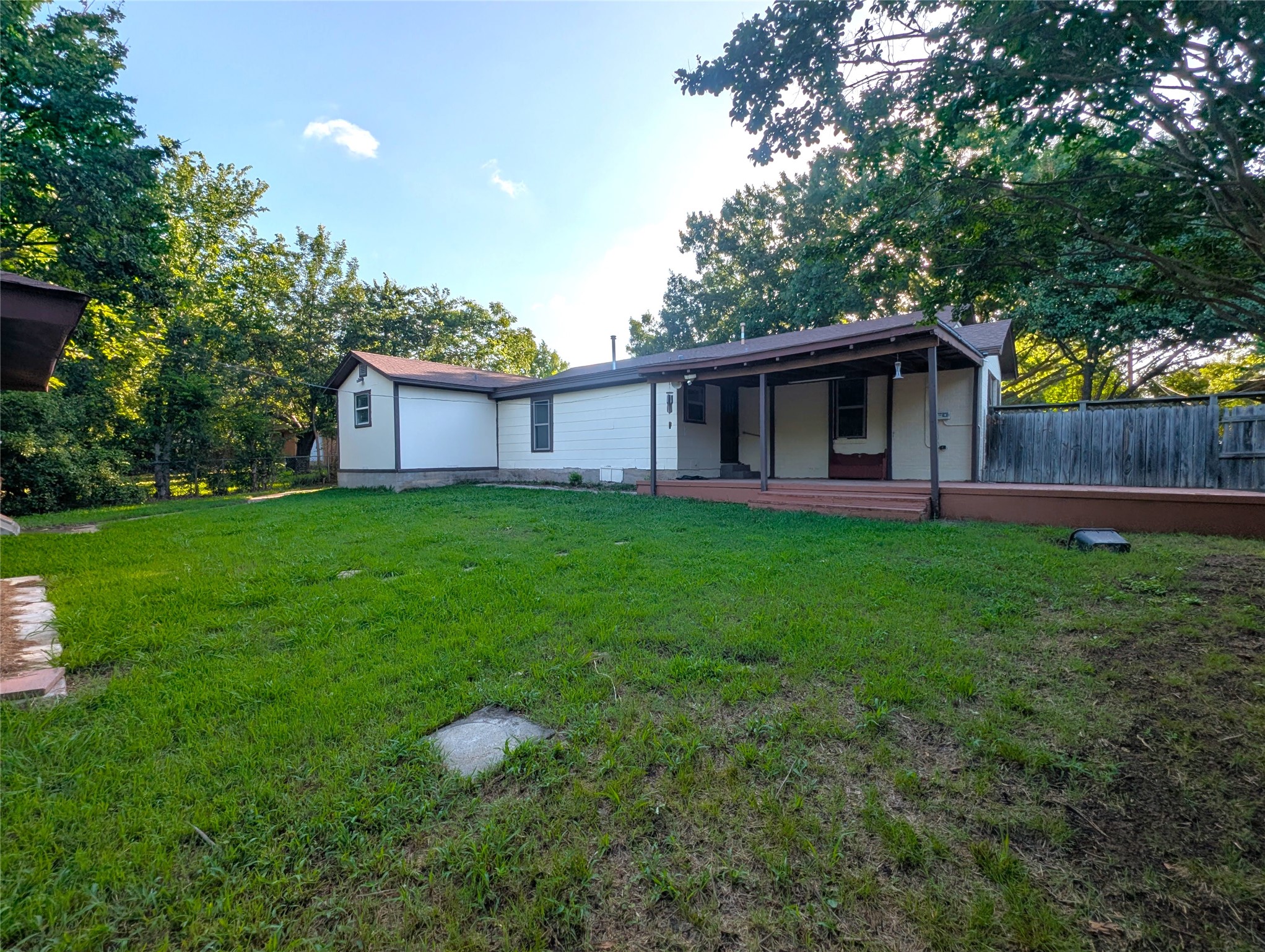 1305 Hillcrest Boulevard Gainesville TX 76240