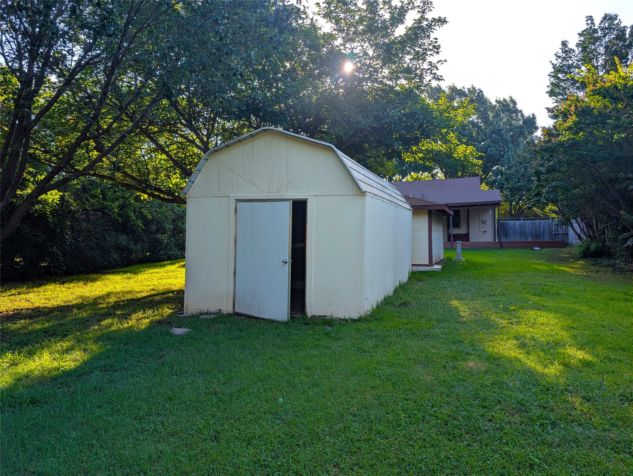 1305 Hillcrest Boulevard Gainesville TX 76240