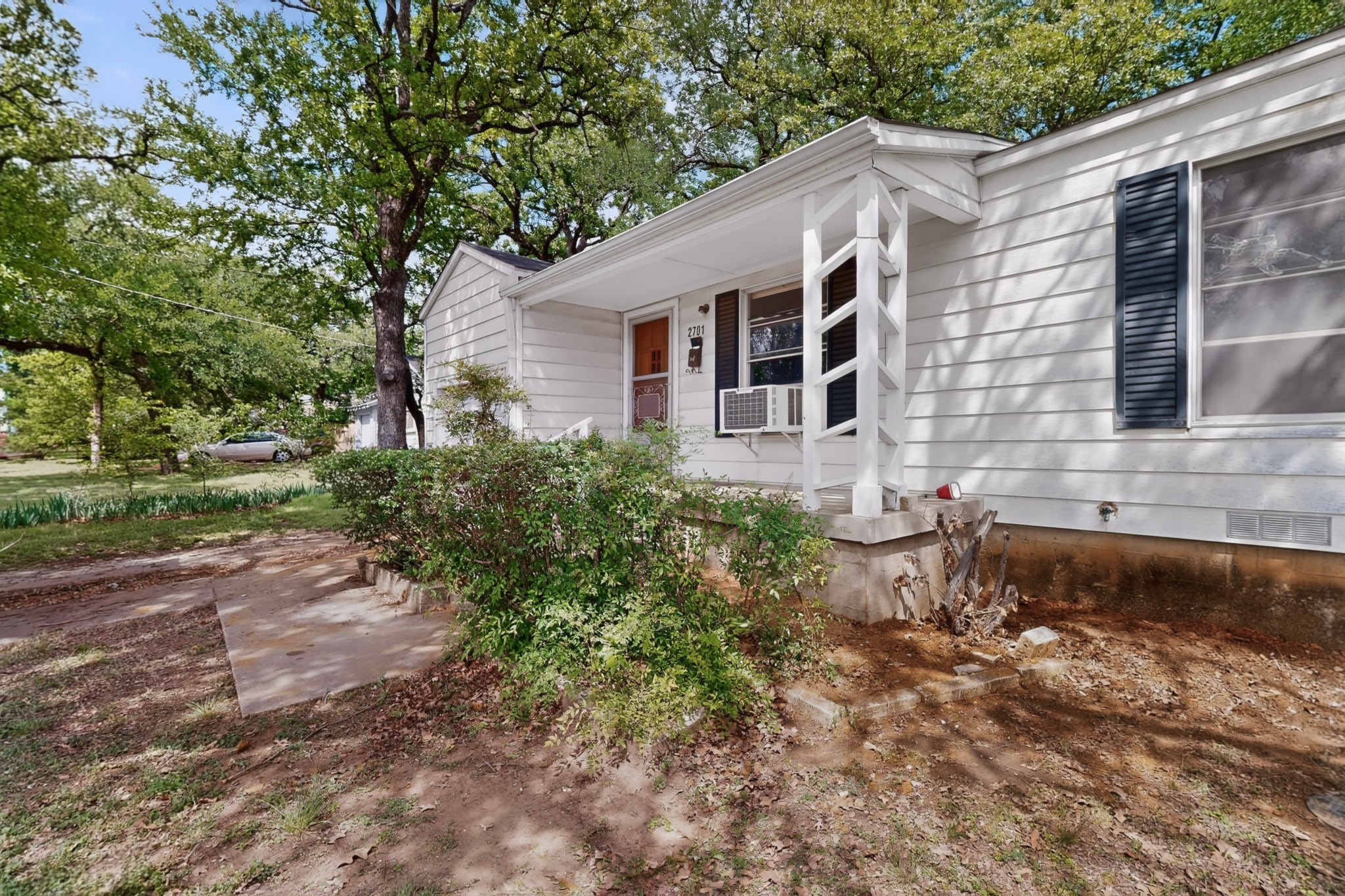 2701 Stark Street Fort Worth TX 76112