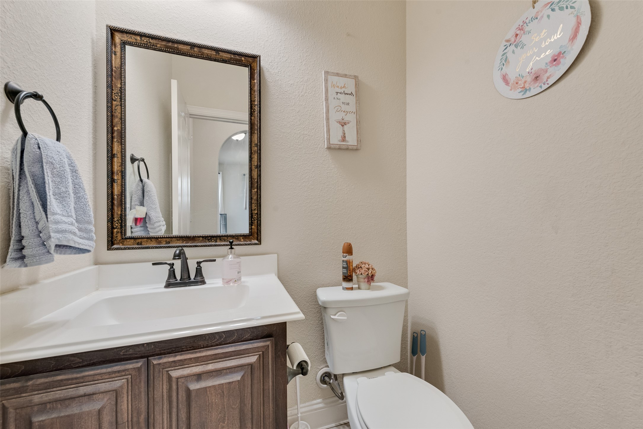 1017 Vista Lane Desoto TX 75115