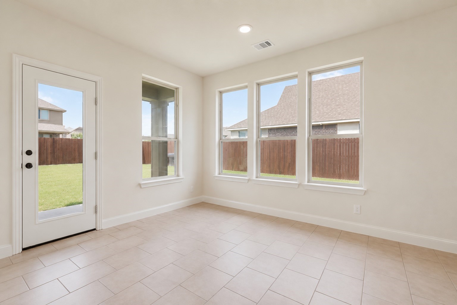 1017 Vista Lane Desoto TX 75115