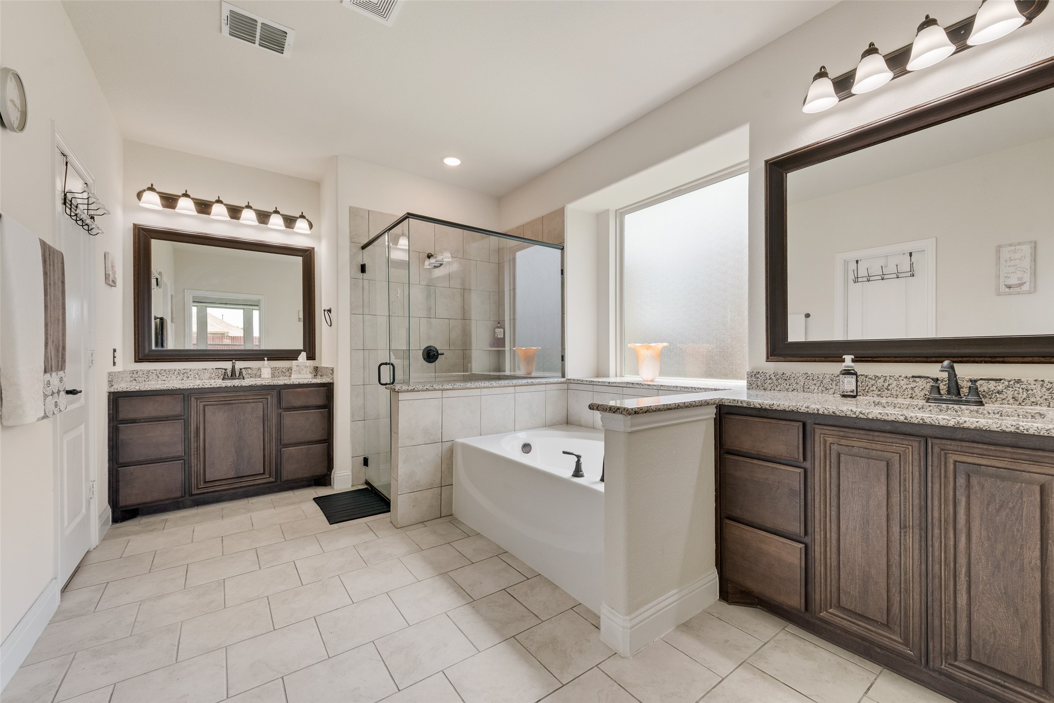 1017 Vista Lane Desoto TX 75115