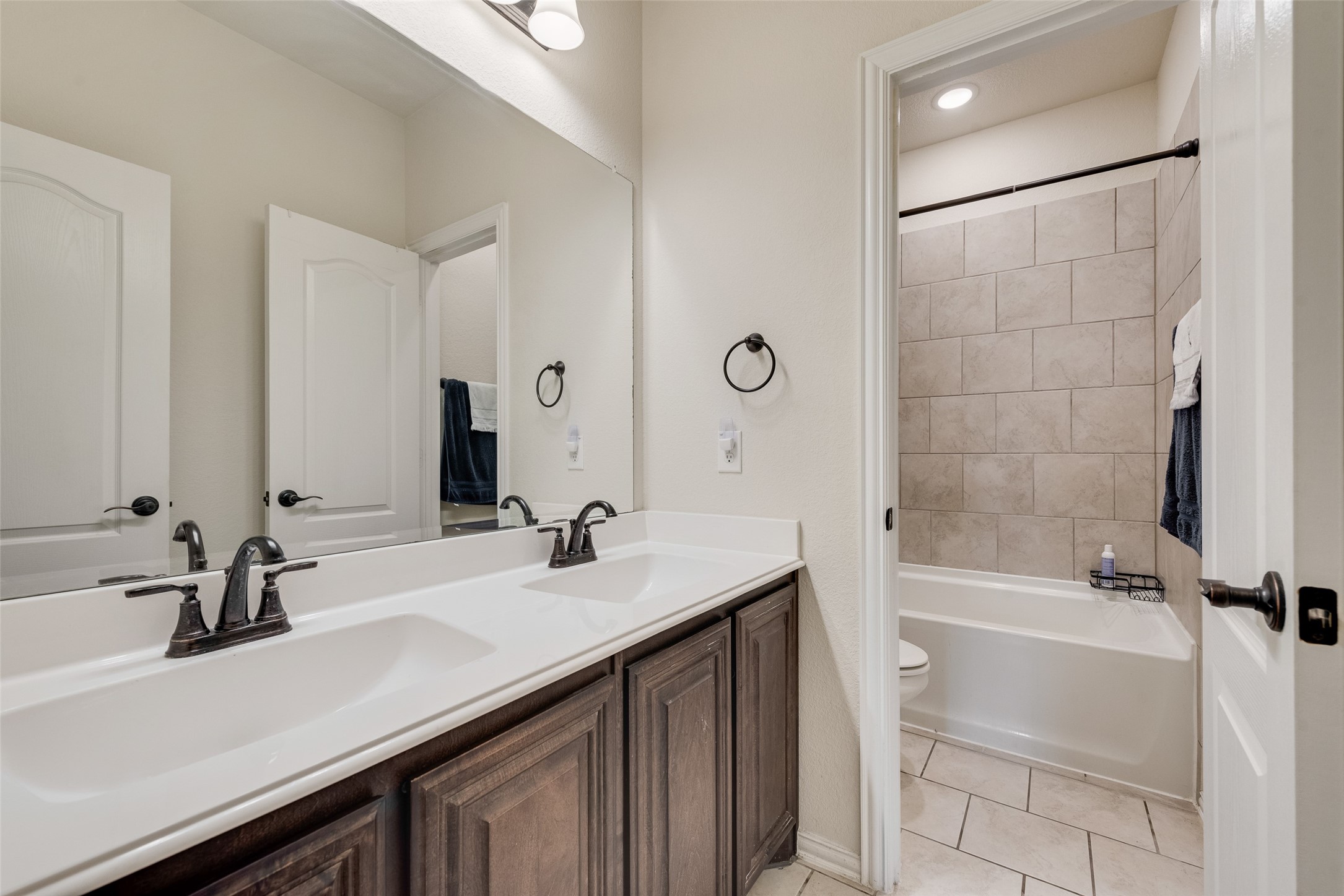 1017 Vista Lane Desoto TX 75115