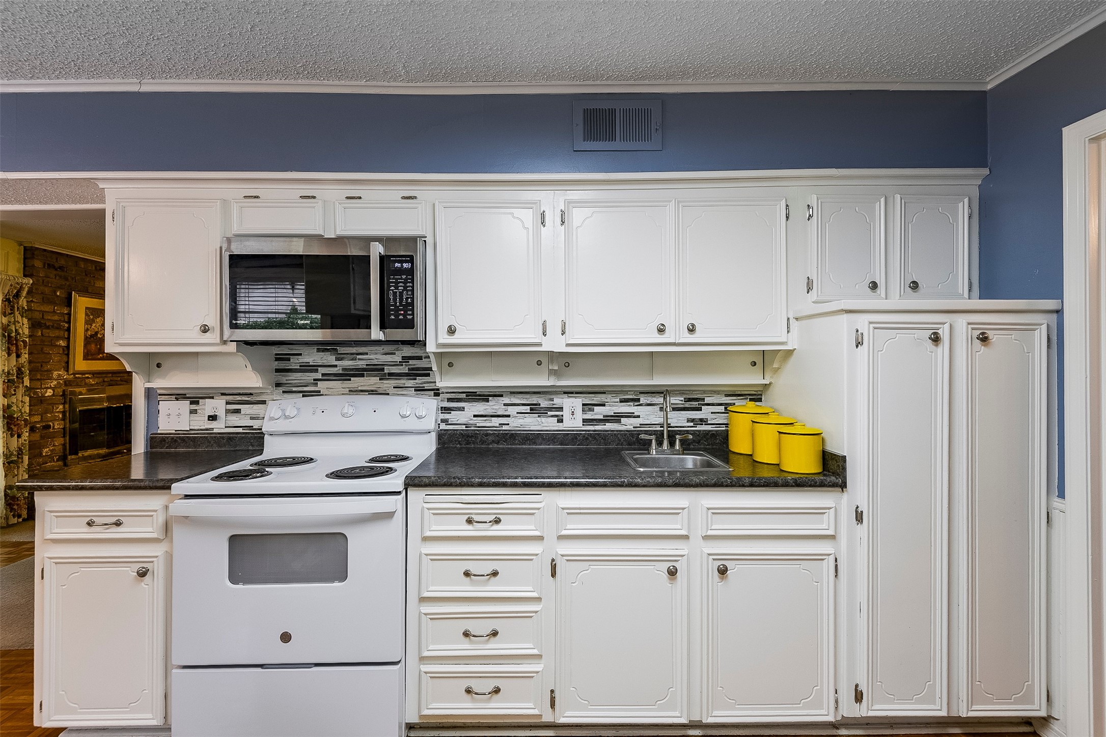 3704 Lynnwood Drive Arlington TX 76013