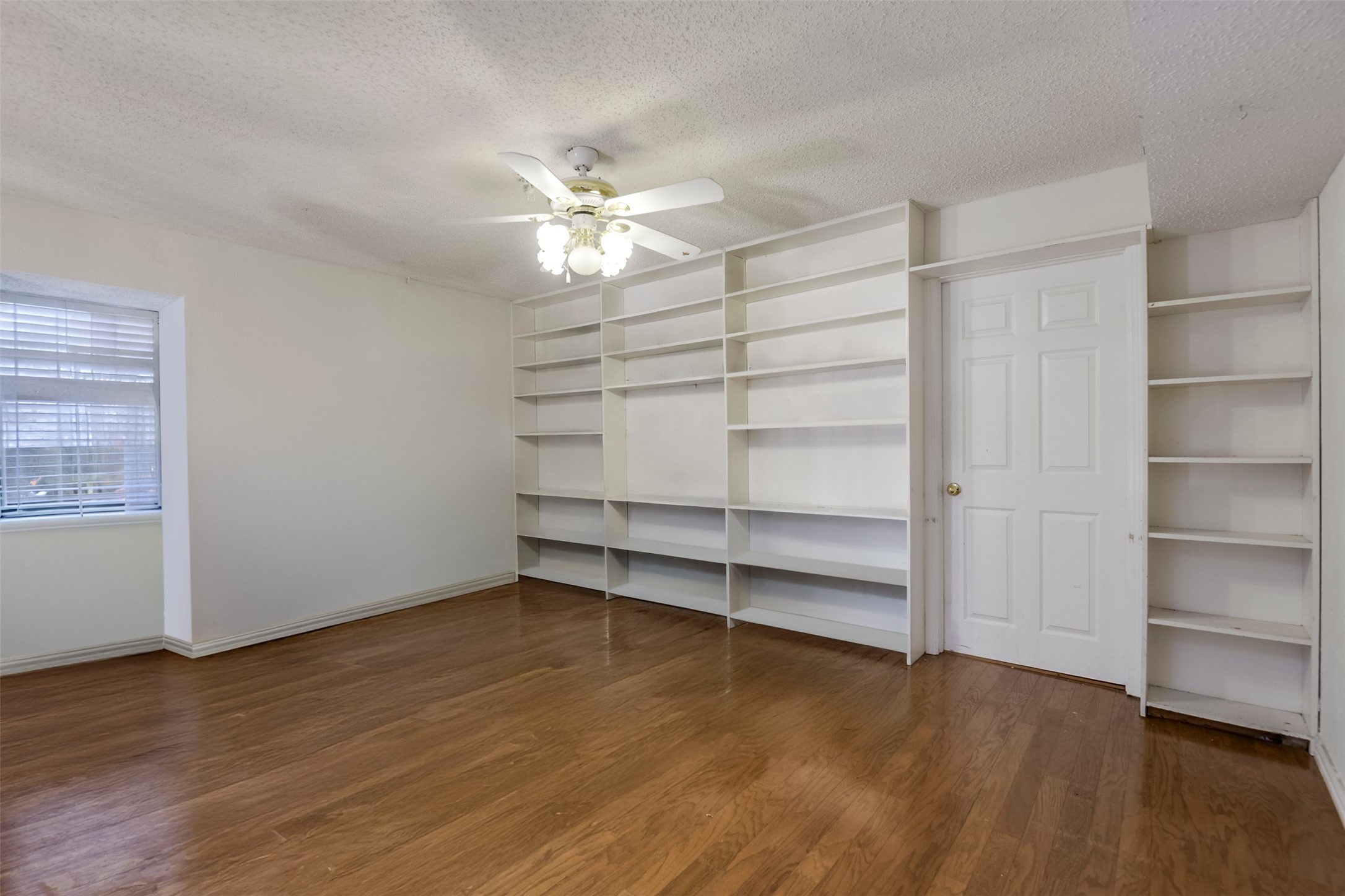 3704 Lynnwood Drive Arlington TX 76013