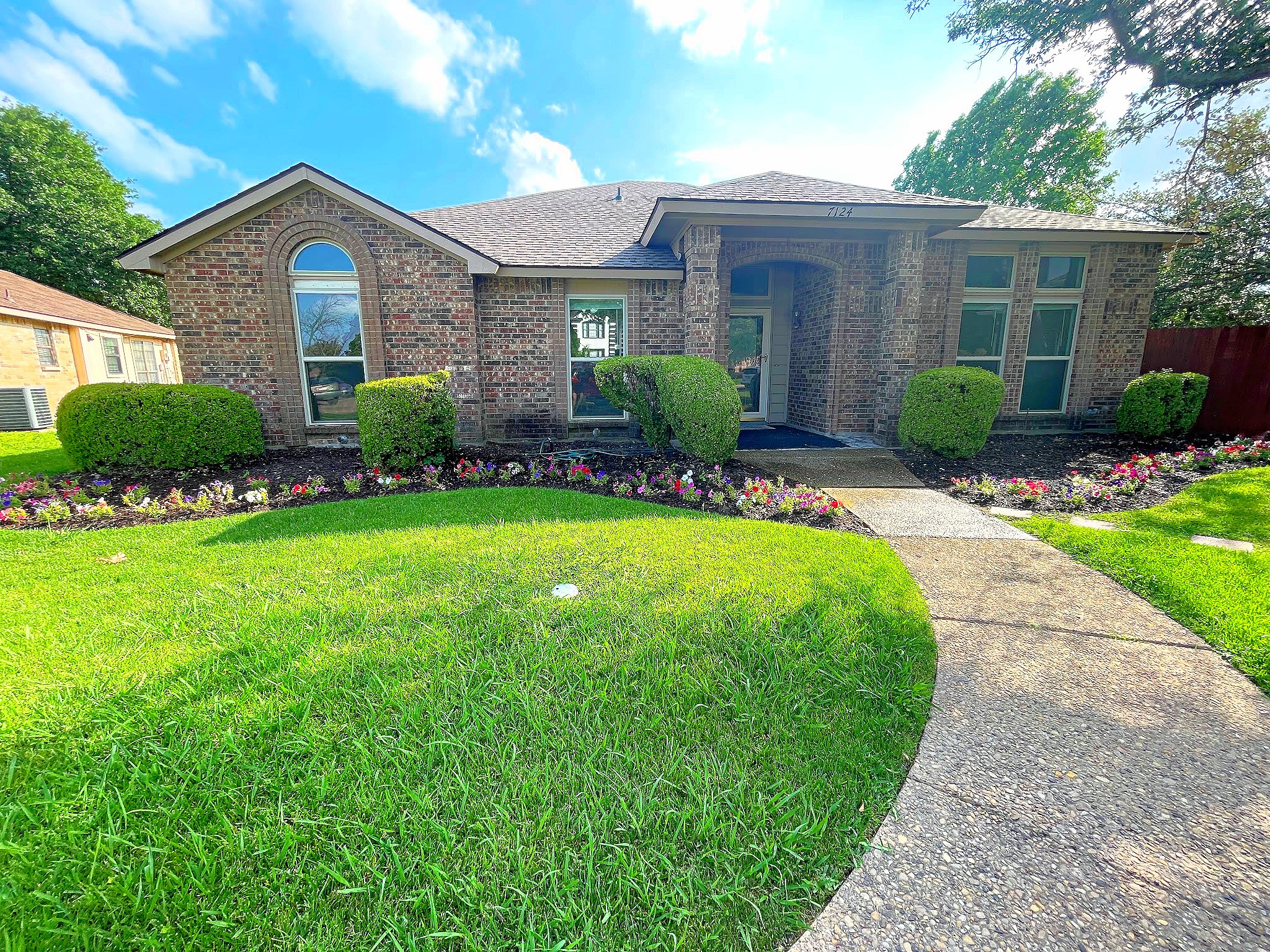 7124 Don Gomez Lane Garland TX 75043