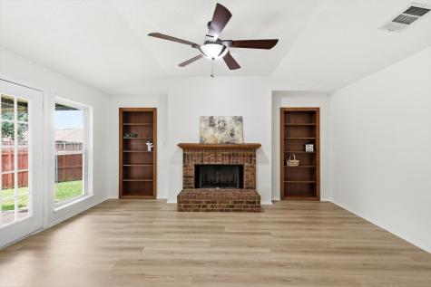 7124 Don Gomez Lane Garland TX 75043