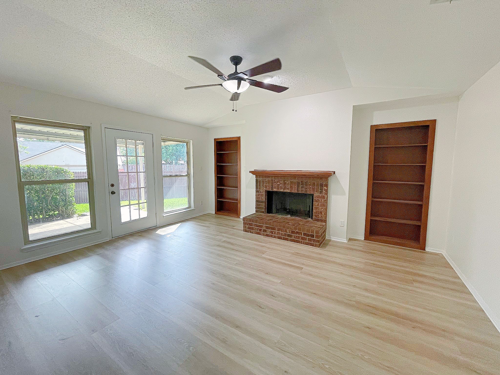 7124 Don Gomez Lane Garland TX 75043