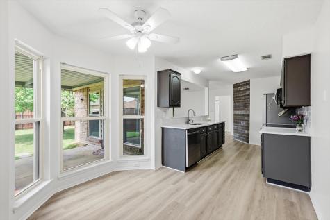 7124 Don Gomez Lane Garland TX 75043