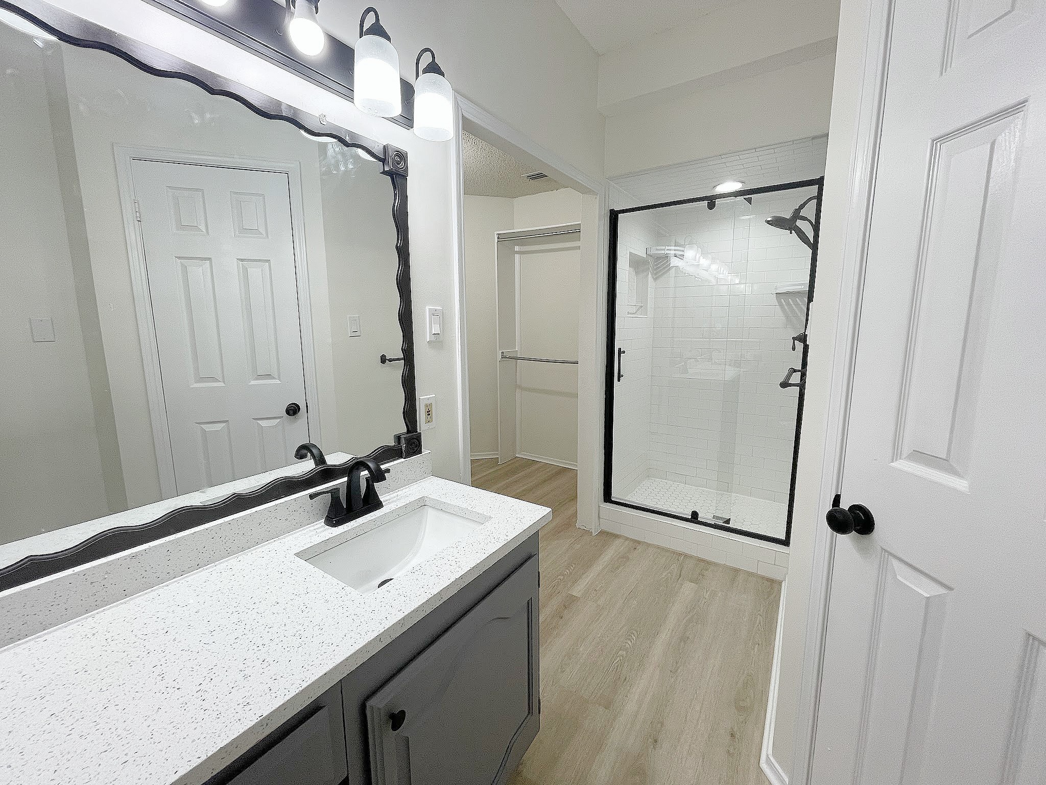7124 Don Gomez Lane Garland TX 75043