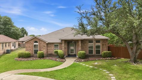 7124 Don Gomez Lane Garland TX 75043