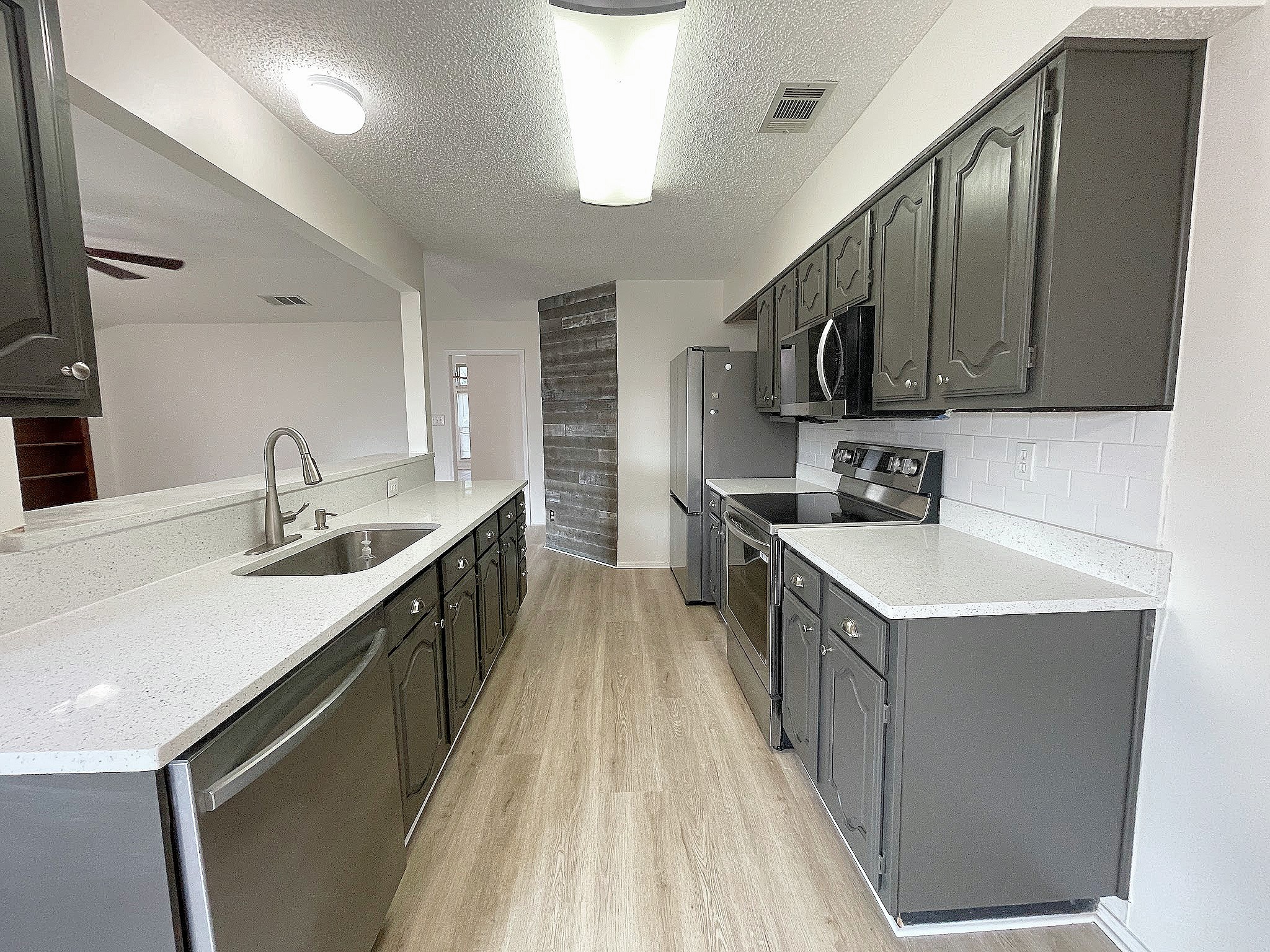 7124 Don Gomez Lane Garland TX 75043