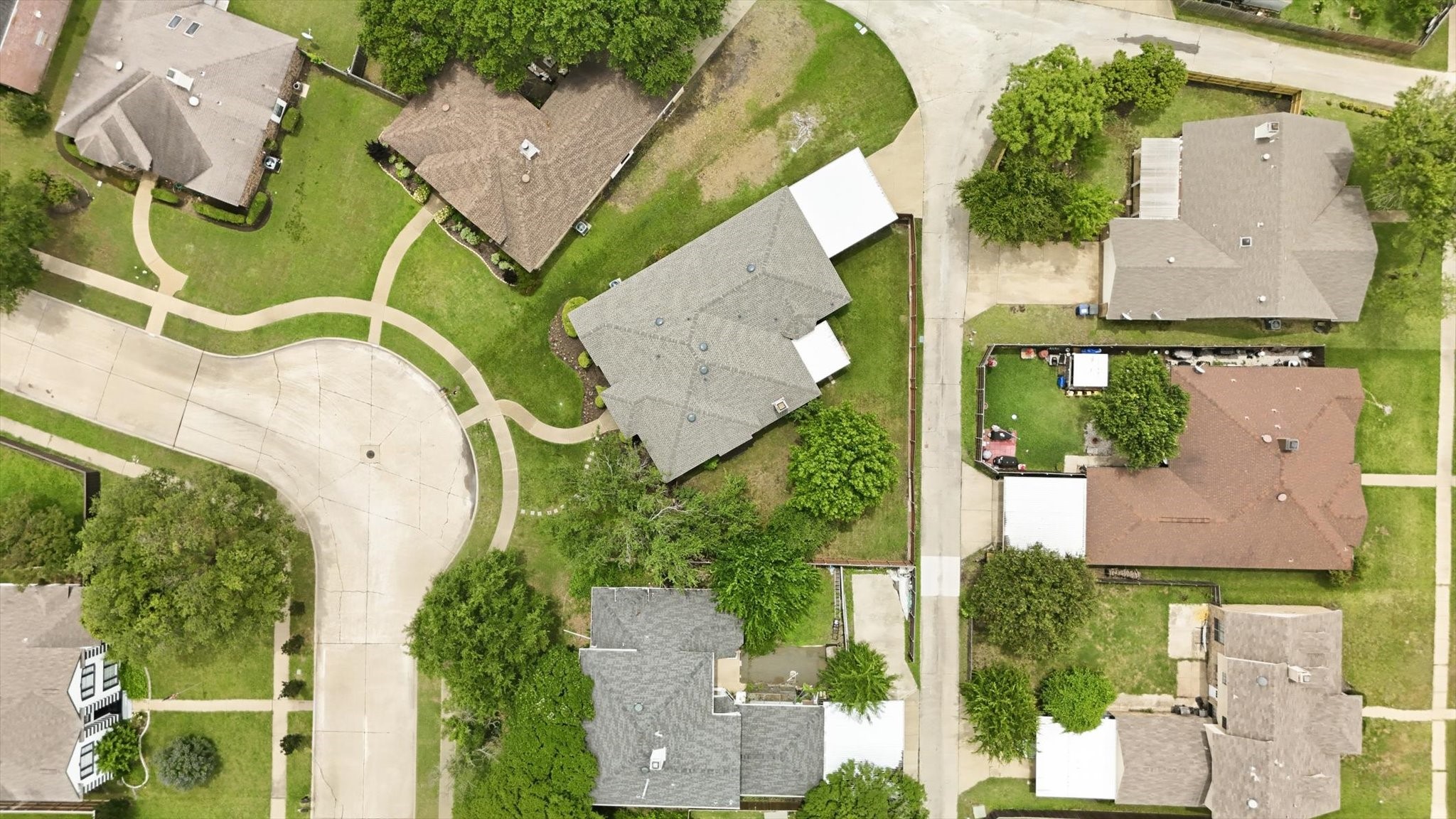7124 Don Gomez Lane Garland TX 75043