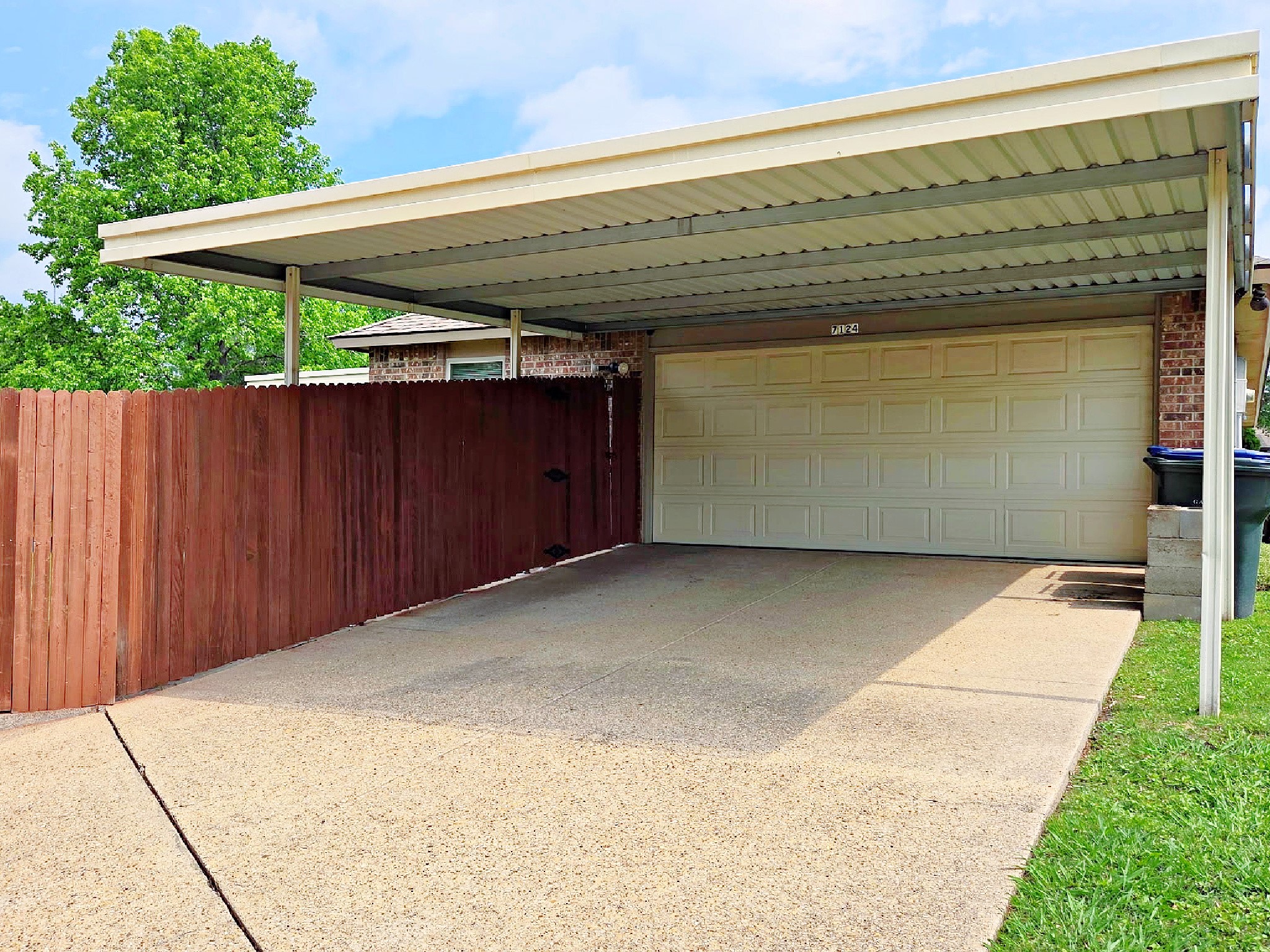7124 Don Gomez Lane Garland TX 75043