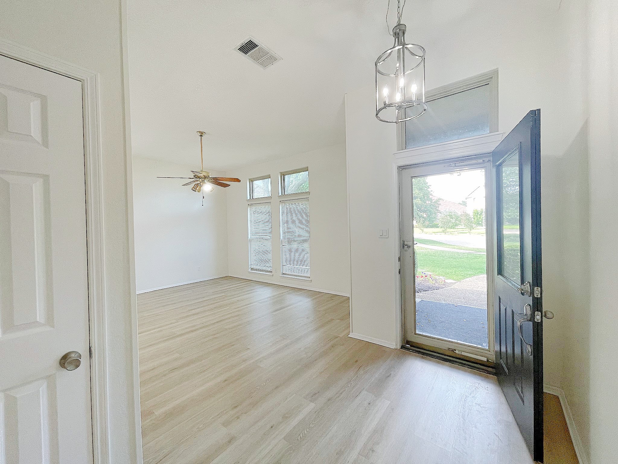 7124 Don Gomez Lane Garland TX 75043
