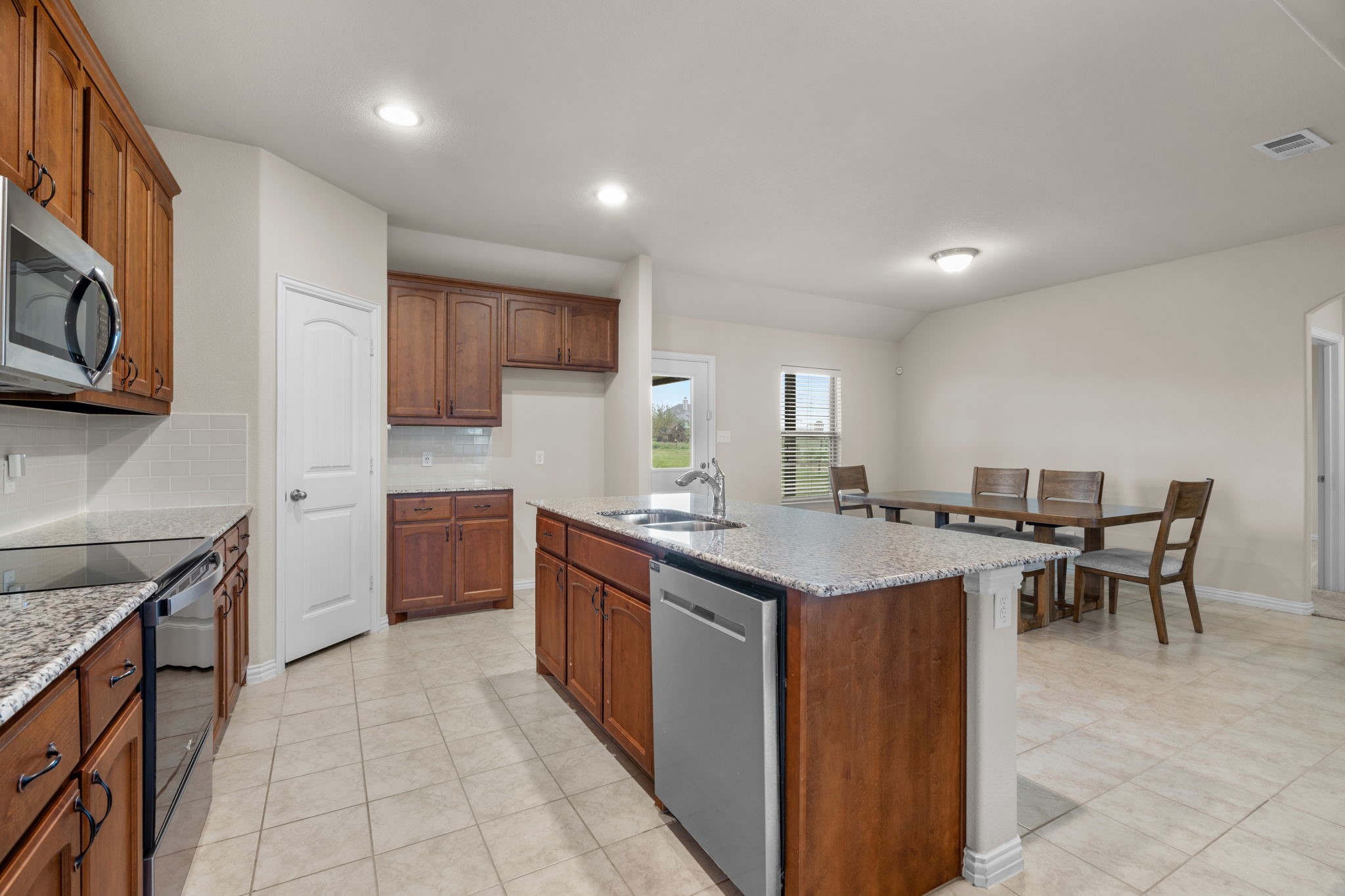 7207 Veal Station Road Weatherford TX 76085