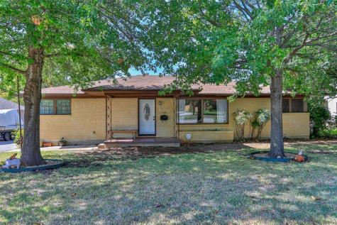 1303 Hillcrest Boulevard Gainesville TX 76240