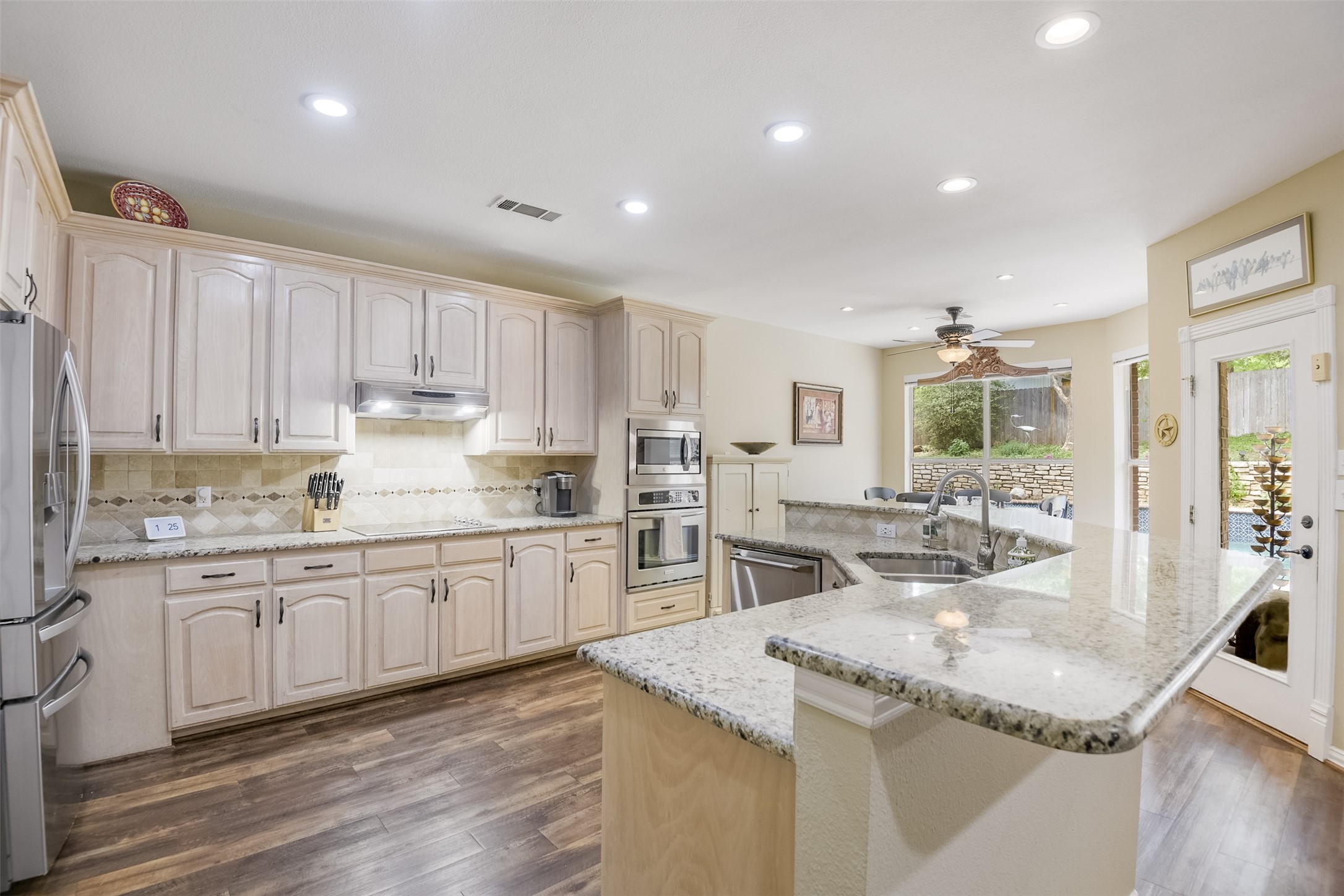 2802 Park Run Drive Arlington TX 76016