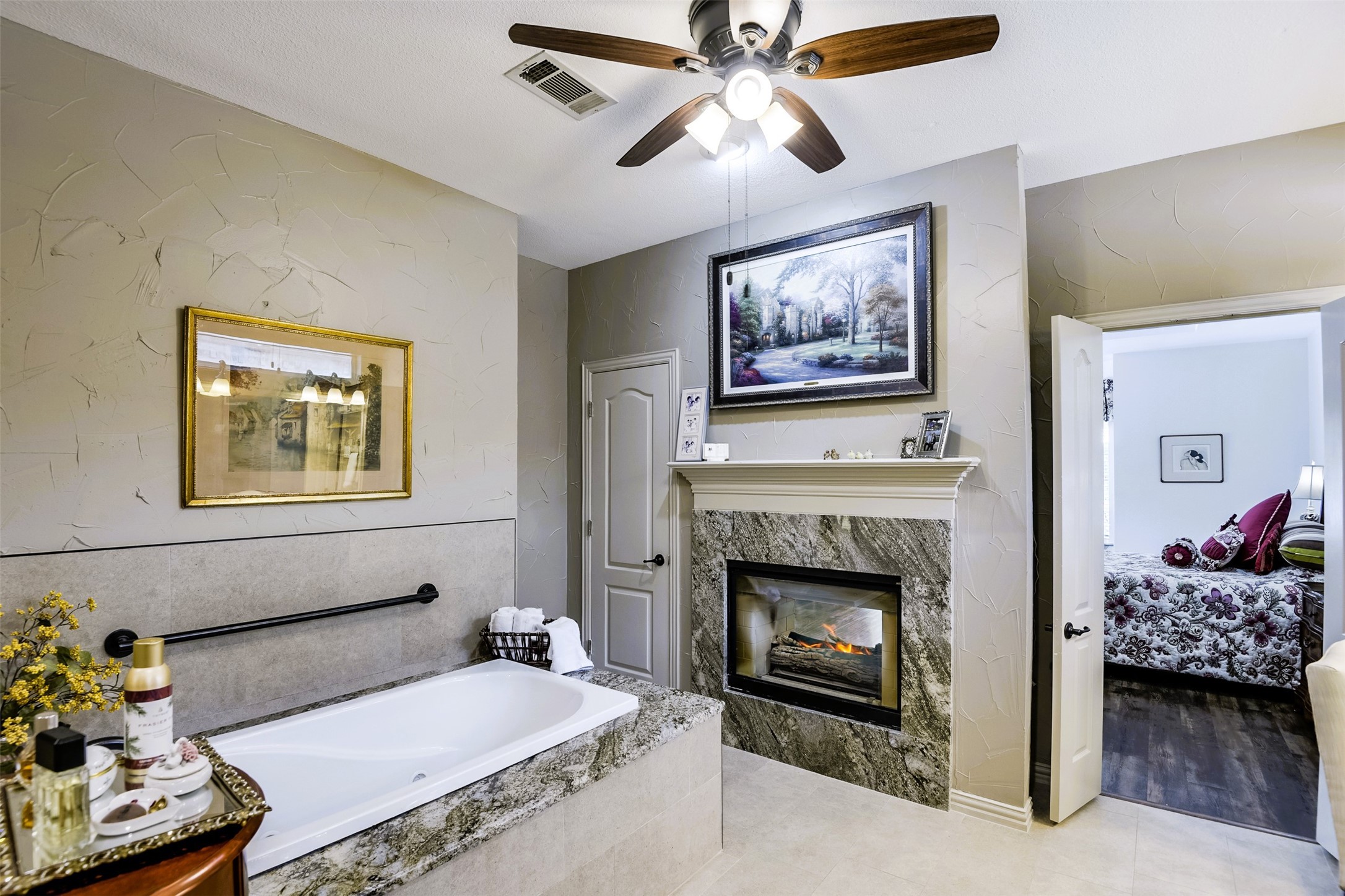 2802 Park Run Drive Arlington TX 76016