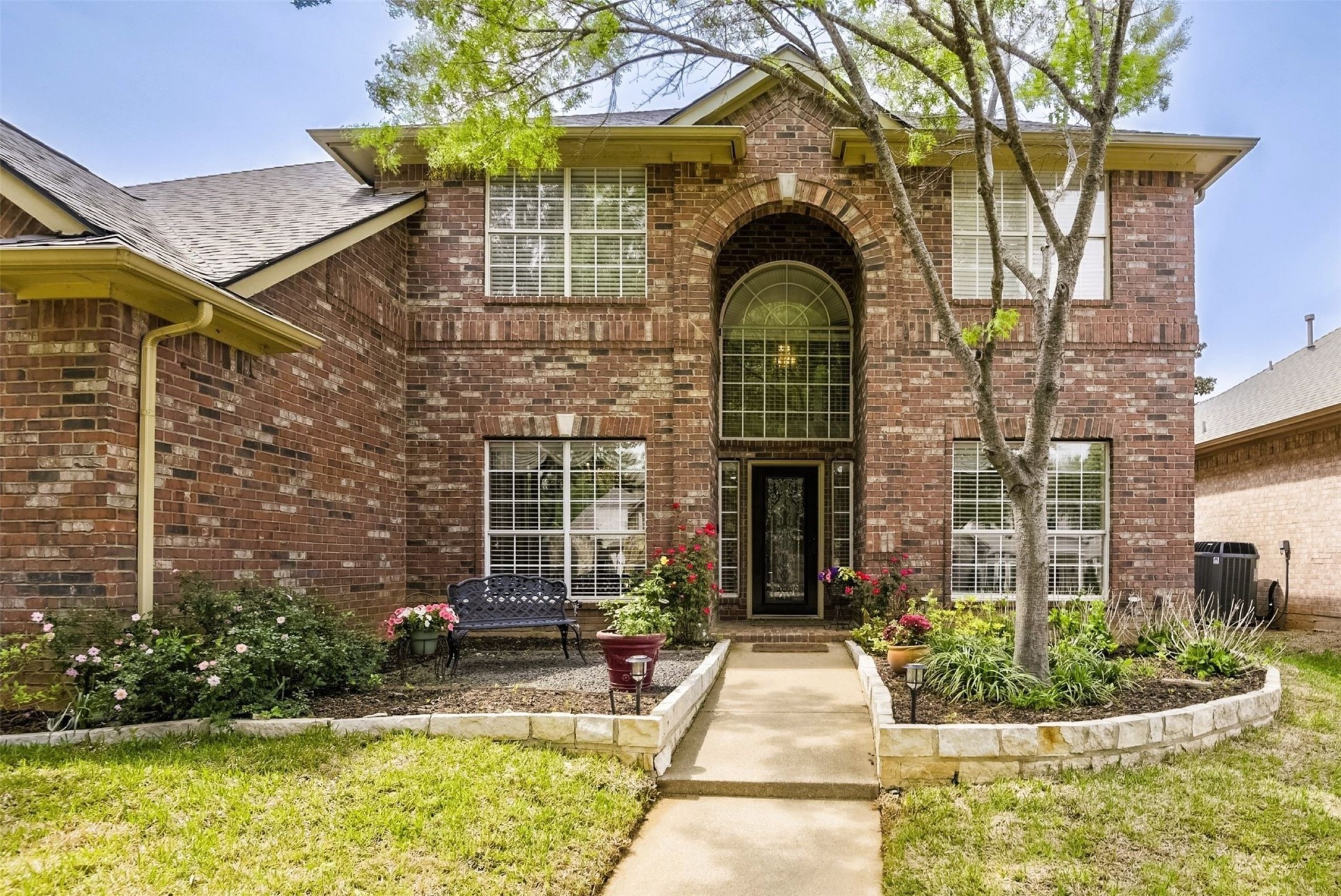 2802 Park Run Drive Arlington TX 76016