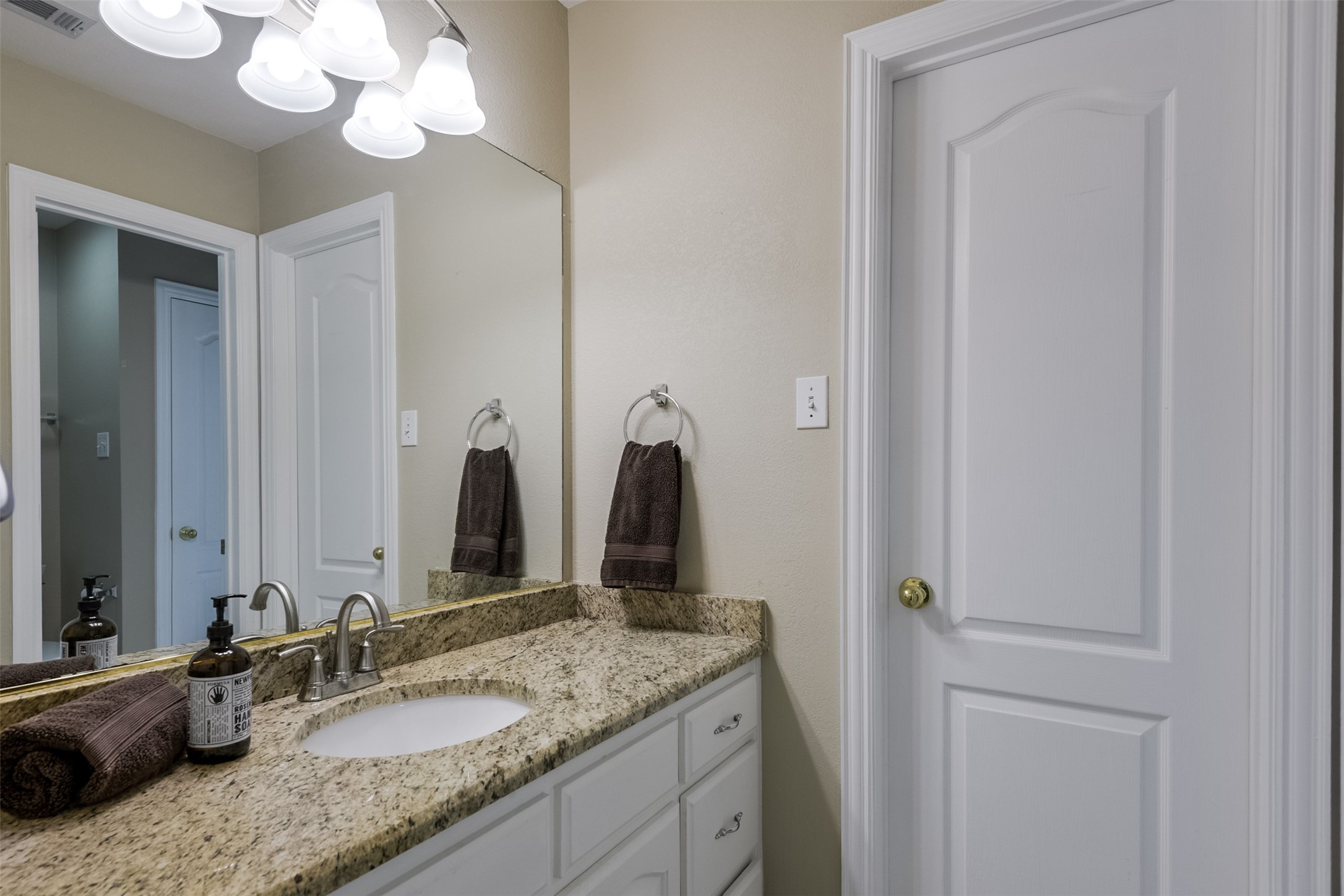 2802 Park Run Drive Arlington TX 76016