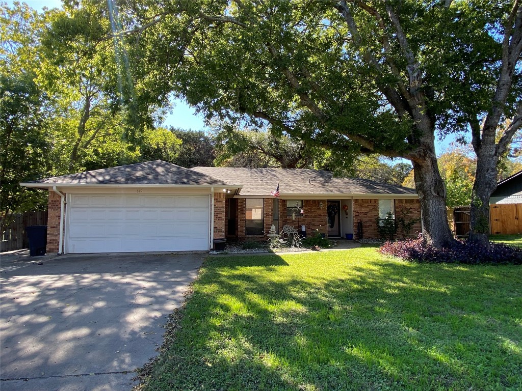 819 Woodhaven Court Granbury TX 76048