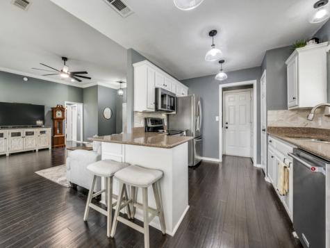 2209 Whispering Oaks Denton TX 76209