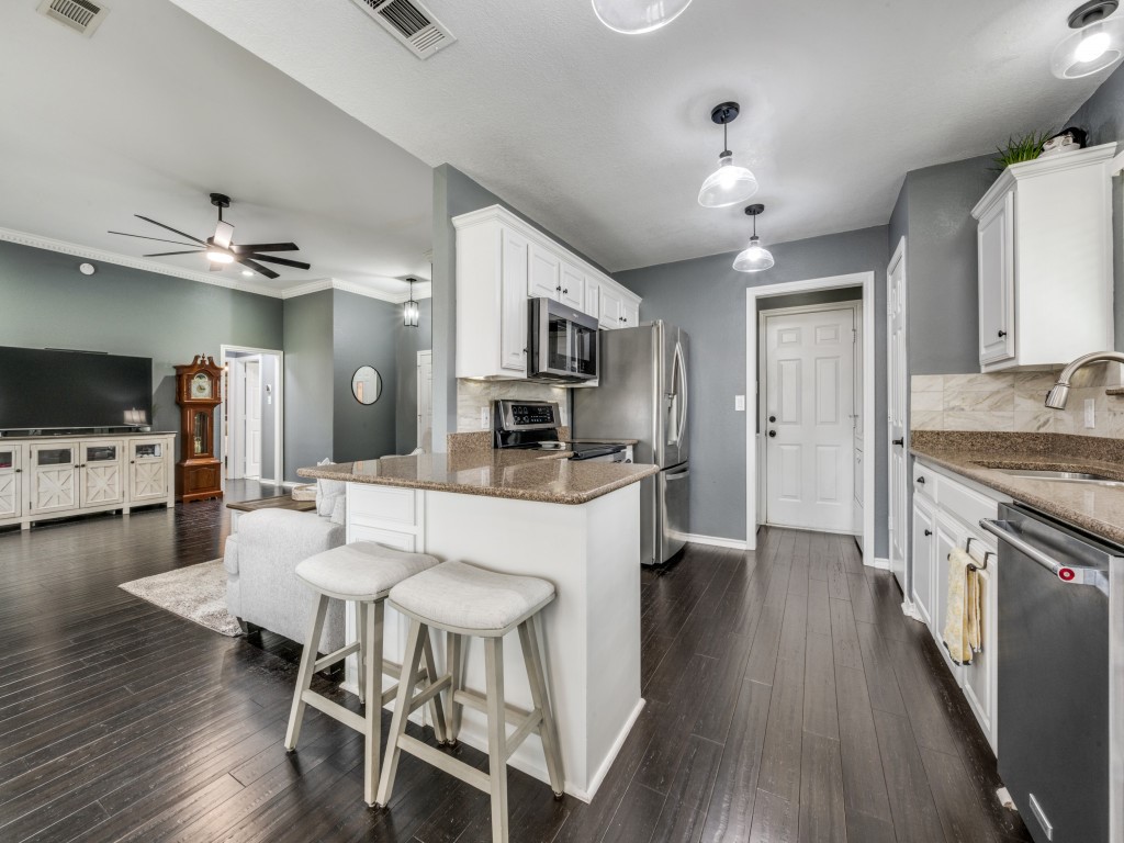 2209 Whispering Oaks Denton TX 76209