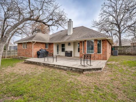 2209 Whispering Oaks Denton TX 76209