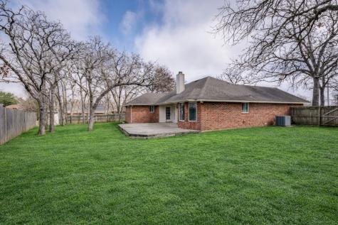 2209 Whispering Oaks Denton TX 76209