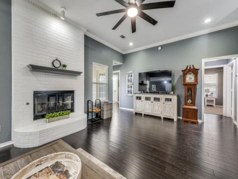 2209 Whispering Oaks Denton TX 76209